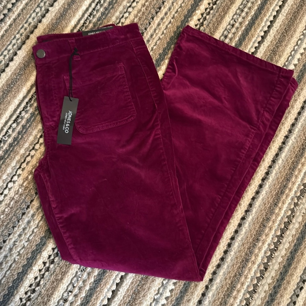 NWT JONES & CO Velvet Jeans